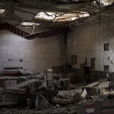 Un restaurant et cinéma a été détruit par des bombes russes à Baryshivka, à l'est de Kiev.